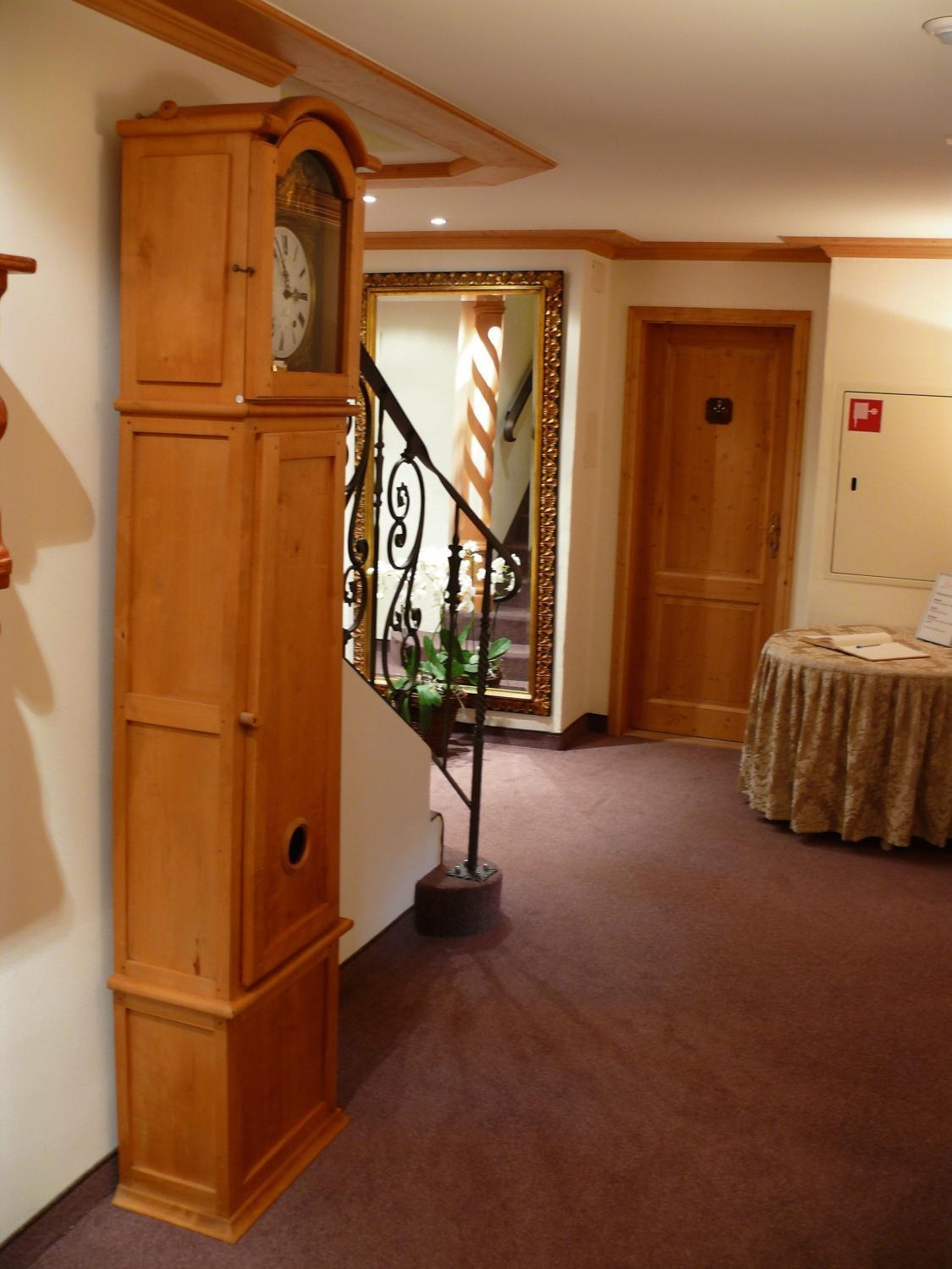 Sonnegg Hotel ツヴァイジンメン エクステリア 写真