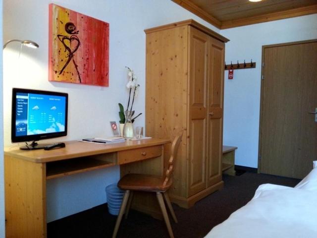 Sonnegg Hotel ツヴァイジンメン エクステリア 写真