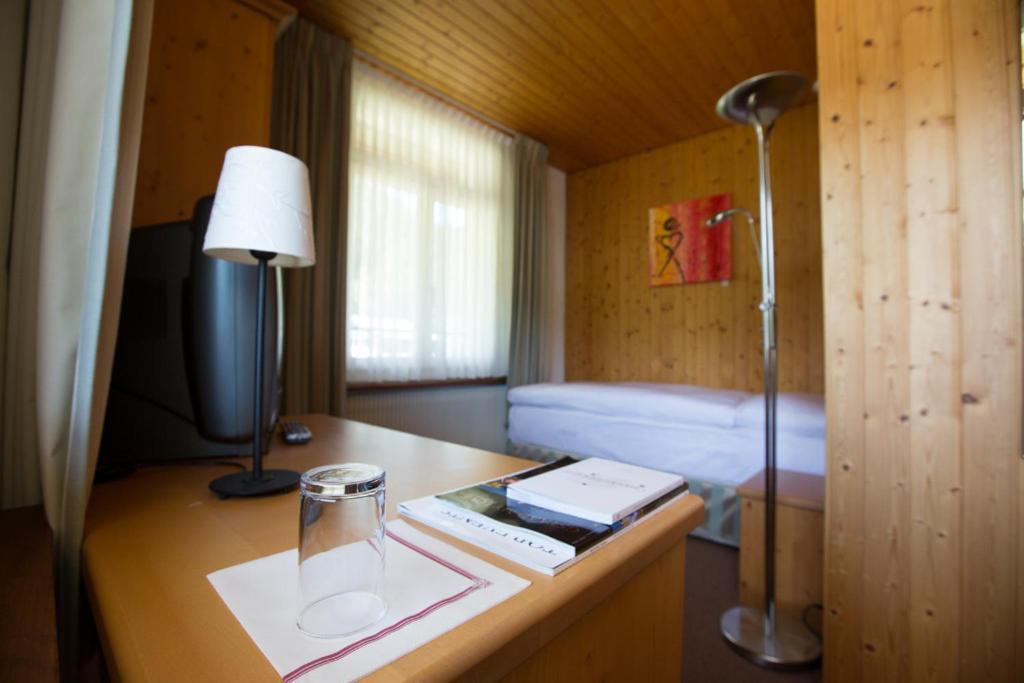 Sonnegg Hotel ツヴァイジンメン 部屋 写真