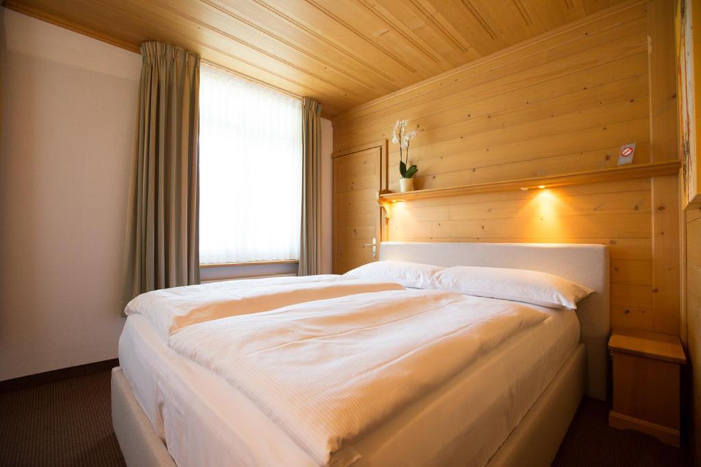 Sonnegg Hotel ツヴァイジンメン 部屋 写真