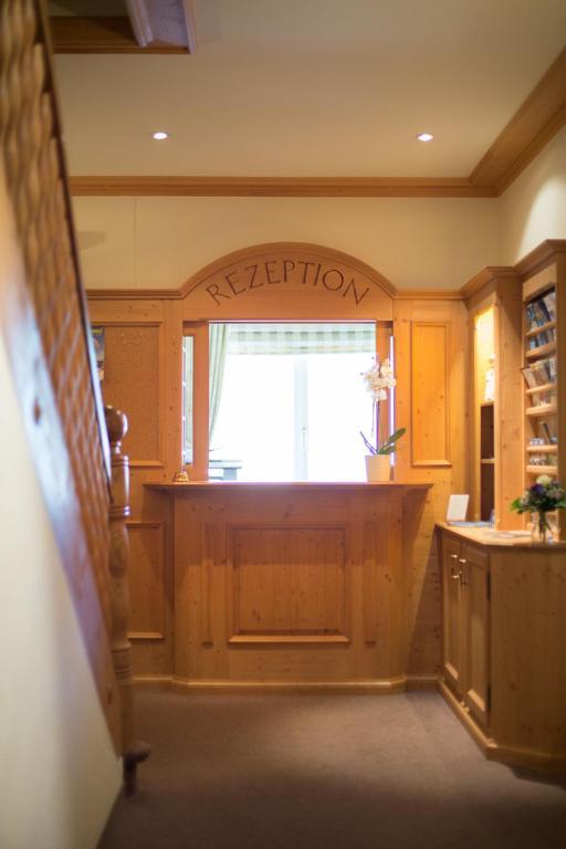 Sonnegg Hotel ツヴァイジンメン エクステリア 写真